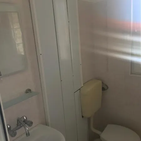 Guest house In Next To Gradina And Sozopol 3*