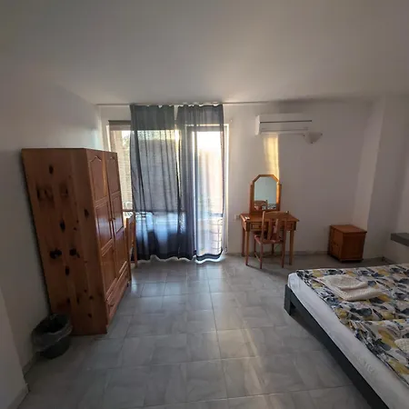 In Next To Gradina And Sozopol 3* Chernomorets