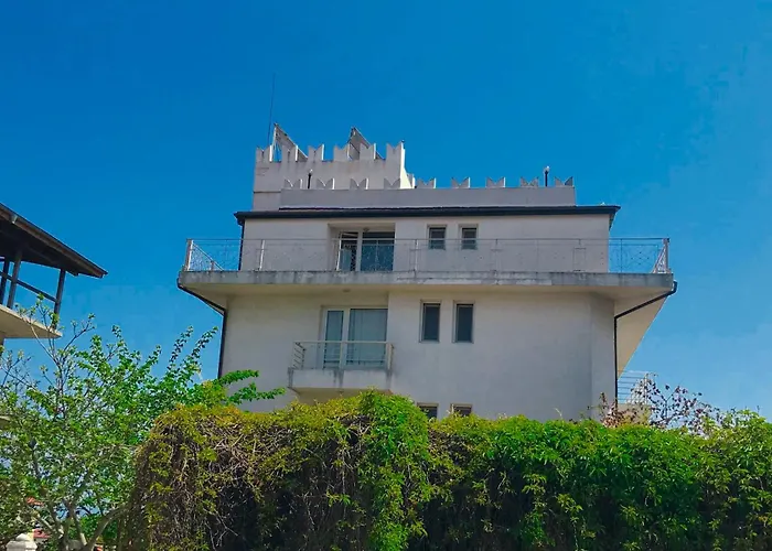 In Next To Gradina And Sozopol 3* Chernomorets